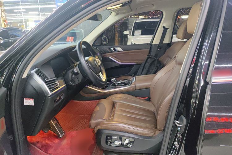 Used BMW X7 2021 xDrive40i Luxury Package with Leading Features
