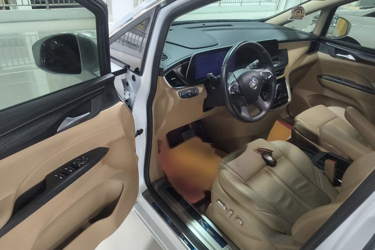 Used Buick GL8 2021 ES Landtrek 653T Luxury Model
