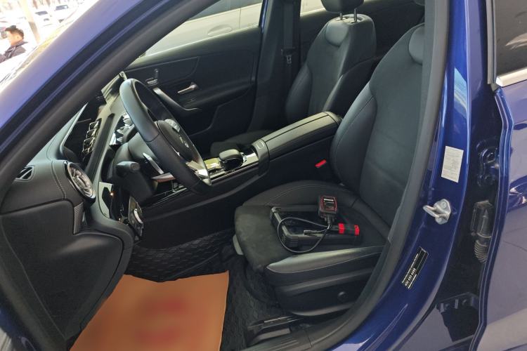 Used Mercedes-Benz A-Class 2020 Restyled A 200 L Sport Sedan Fashion Version
