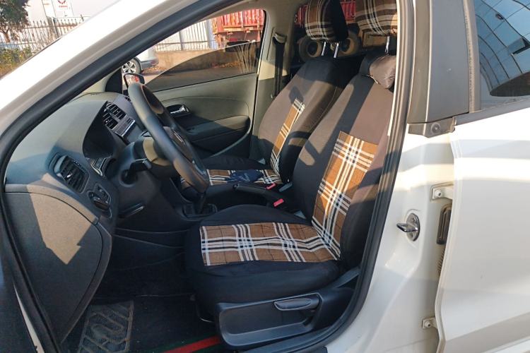 Used Volkswagen Polo 2016 1.4L Manual Fashion Model