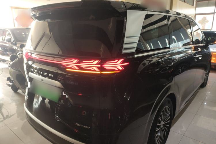 Used Denza D9 2024 DM-i 980 Four-Wheel Drive Prestige Model
