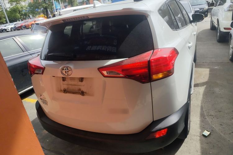 Used Toyota RAV4 2015 2.0L CVT Two-Wheel Drive Fashion Edition
