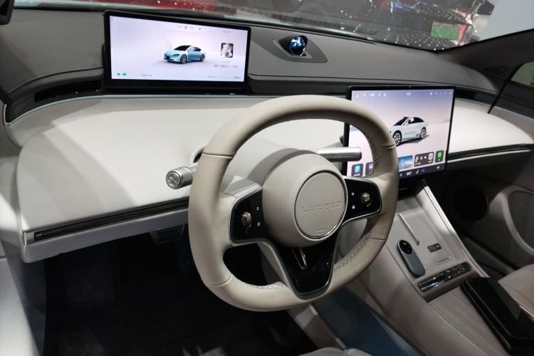 Used Hima Luxeed S7 2025 785 km Ultra