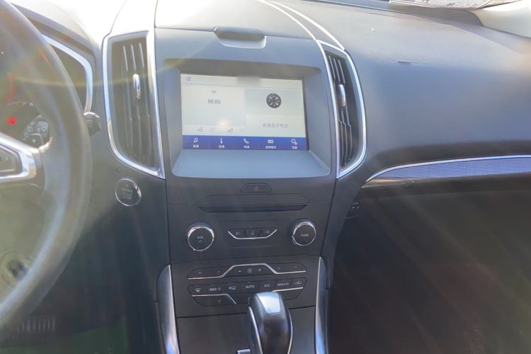 Used Ford Edge 2017 EcoBoost 245 Two-Wheel-Drive Sporty 7-Seater
