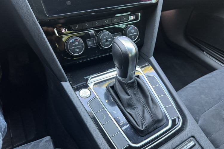 Used Volkswagen Magotan 2018 330TSI DSG Luxury Model
