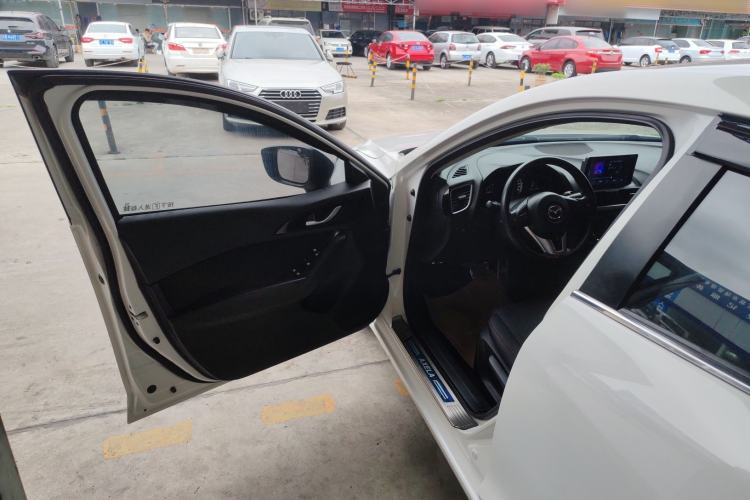 Used Mazda Mazda 3 Axela 2016 Sedan 1.5L Automatic Comfort Model
