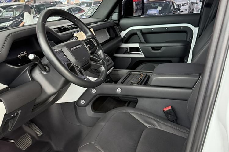 Used Land Rover Defender 2023 Facelift 110 3.0T P400 Dark Edition
