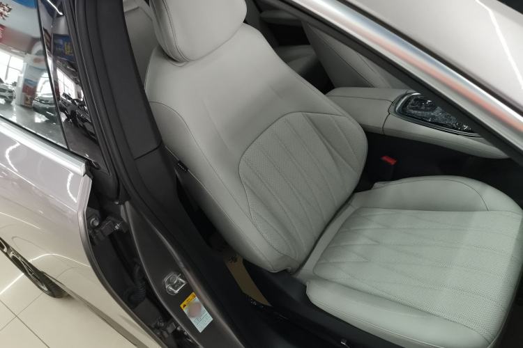 Used  A07 2025 Blue Whale Range-Extending Version 230 Flagship Model