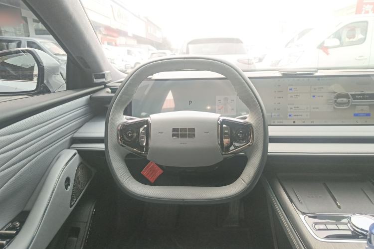 Used  E8 2025 700 km Long-Range Intelligent Driving Version
