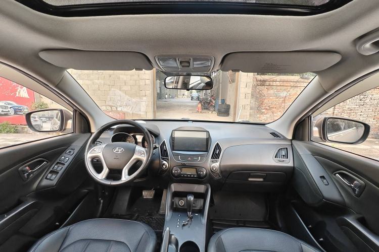 Used Hyundai ix35 2015 2.0L Automatic 2WD Smart Version China V Standard
