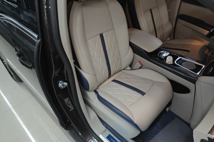 Used Buick GL8 2020 Land Cruiser Executive Class 652T Comfort Model
