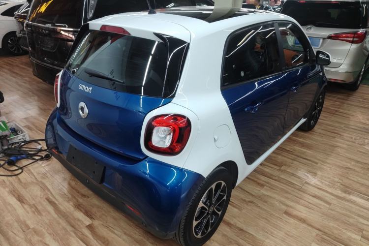 Used  forfour 2016 1.0L 52 kW Passion Edition
