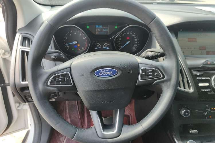 Used Ford Focus 2017 Sedan 1.6L Automatic Fashion Edition Smart Drive Version
