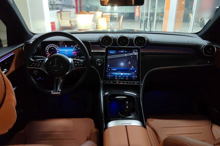 Used Mercedes-Benz GLC 2024 GLC 260 L 4MATIC Dynamic Edition 5-seater