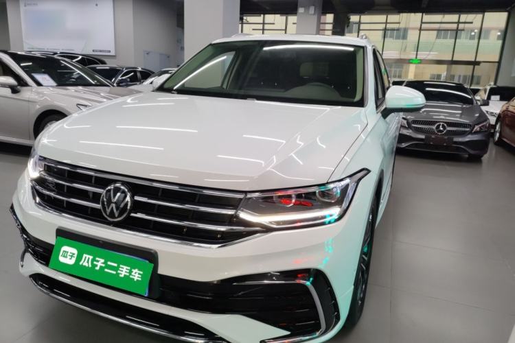 Used Volkswagen Tiguan L 2024 Outstanding Model 330TSI Automatic Two-Wheel Drive R-Line Dragon Glory Edition
