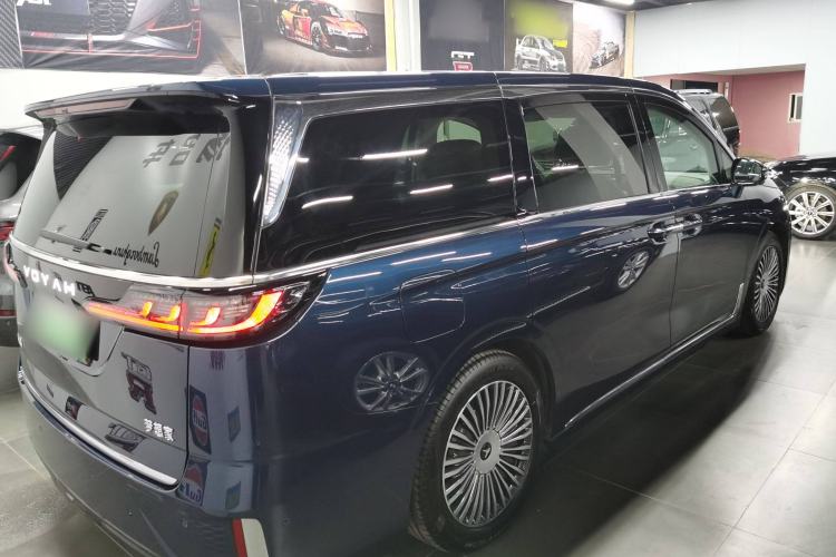 Used VOYAH Dream 2025 PHEV Four-Wheel-Drive Flagship Kunpeng Edition

