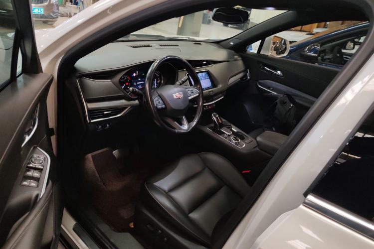 Used Cadillac XT4 2020 28T Two-Wheel-Drive Leading Version
