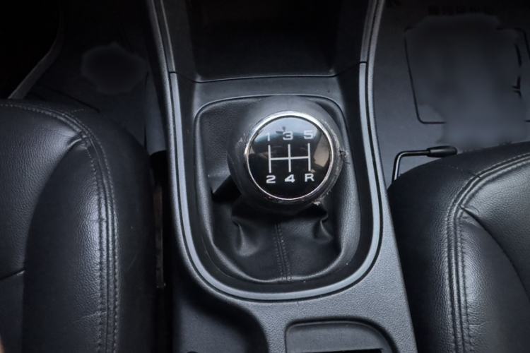 Used Roewe 360 2015 1.5L manual luxury edition
