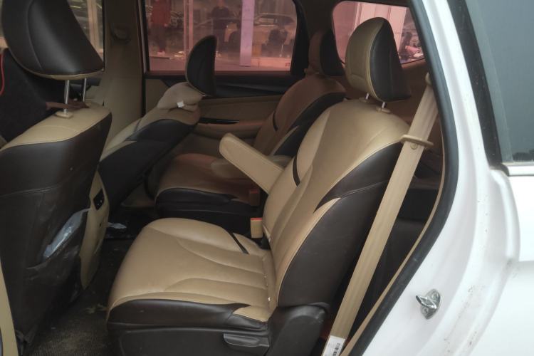 Used Baojun 730 2017 1.5T Manual Prestige Version 7 Seats