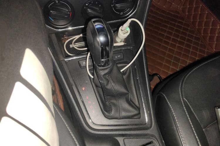 Used Volkswagen Gran Lavida 2015 1.6L Automatic Comfort Edition
