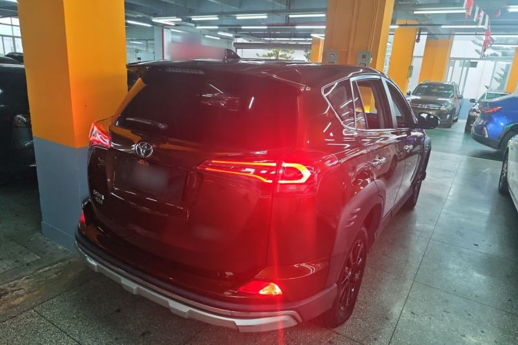 Used Toyota RAV4 2019 2.0L CVT Two-Wheel Drive Fashion X Limited Edition China V Standard
