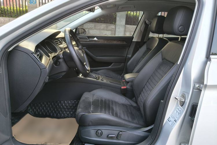 Used Volkswagen Magotan 2018 330TSI DSG Luxury Model
