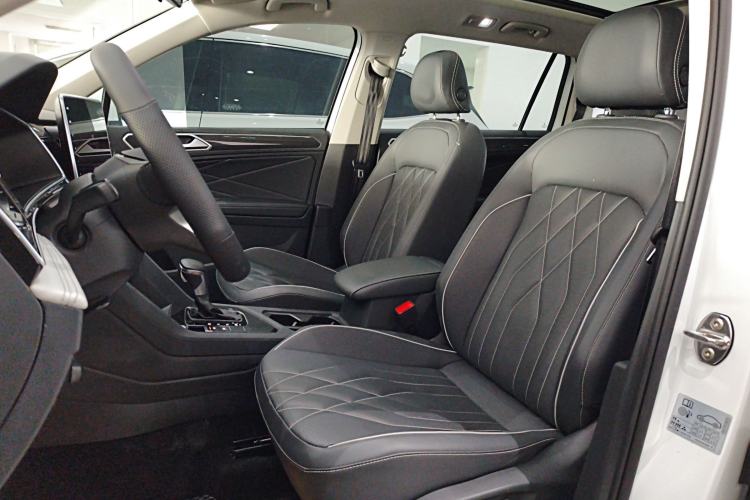 Used Volkswagen Tiguan L 2024 300TSI Automatic Two-Wheel Drive Smart Edition