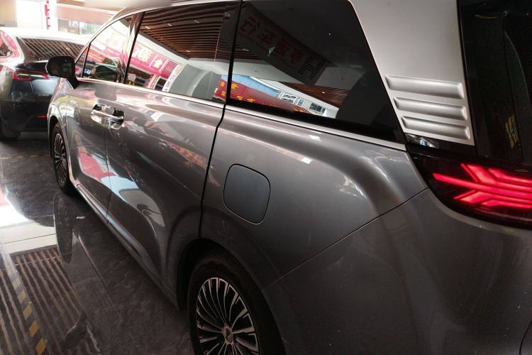 Used Denza D9 2022 DM-i 970 Four-Wheel Drive Flagship Model