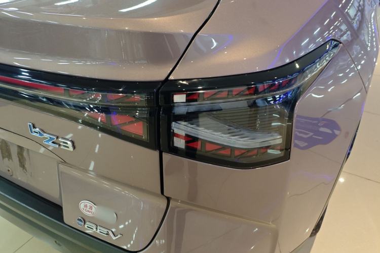 Used Toyota bZ3 2023 616 km Long-Range Premium
