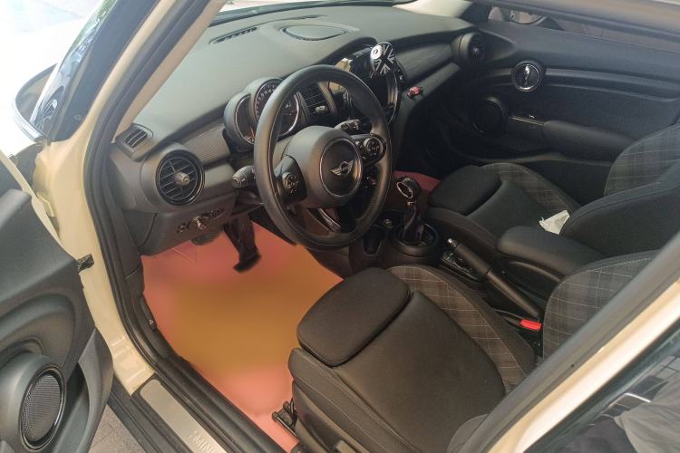 Used  MINI 2016 1.5T COOPER Five-Door Edition
