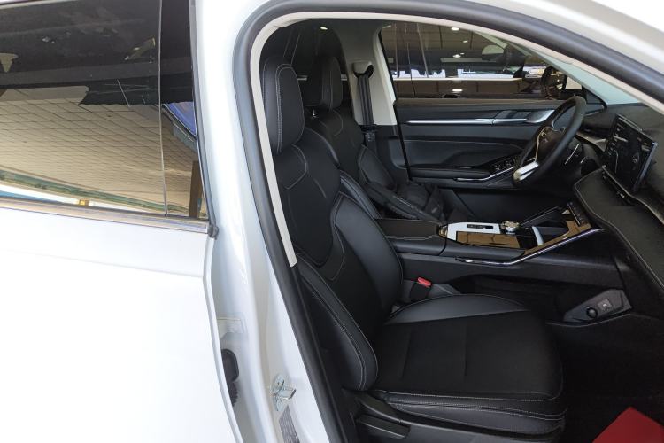 Used Haval H6 2024 1.5T Two-Wheel-Drive Classic Edition
