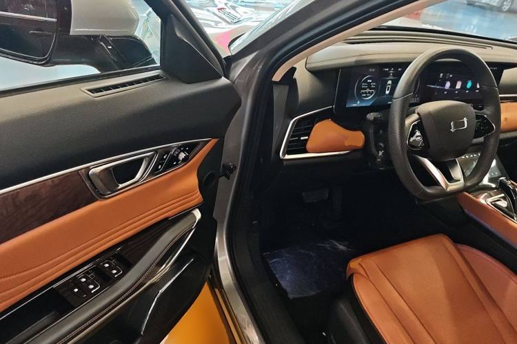 Used Bestune T99 2023 2.0T Automatic Prestige Edition (8AT)
