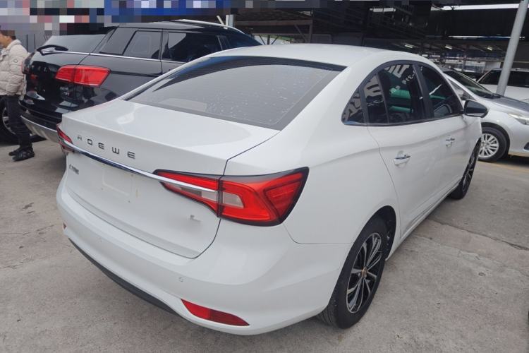 Used Roewe i5 2020 1.5L Automatic 4G Connect Luxury Flagship Edition

