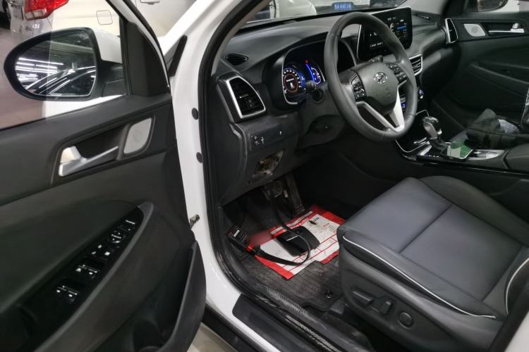 Used Hyundai Tucson 2020 280TGDi Two-Wheel-Drive GLS Fashion Edition China VI Standard
