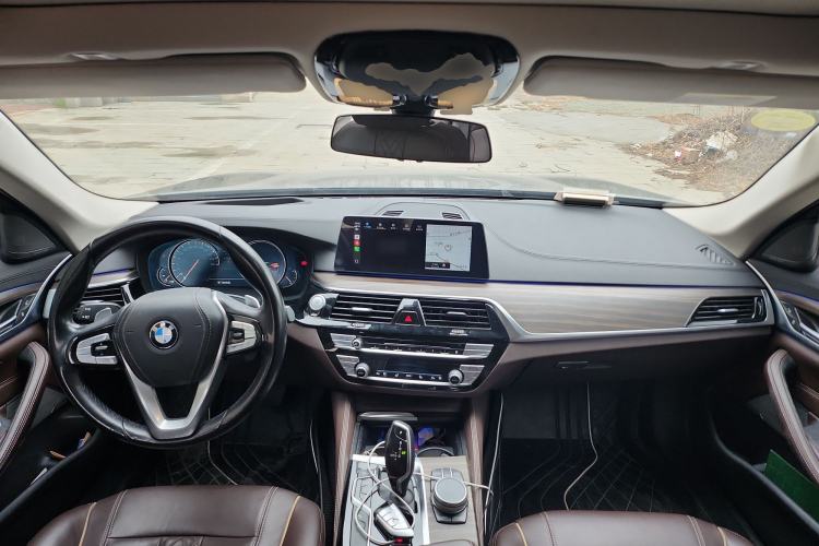 Used BMW 5 Series 2018 Facelifted 530Li Luxury Edition Premium Package
