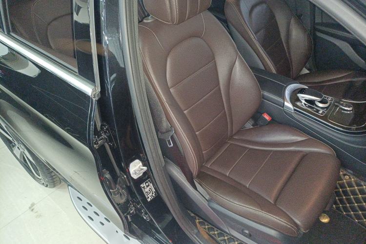 Used Mercedes-Benz GLC 2018 Facelift GLC 260 4MATIC Luxury Edition
