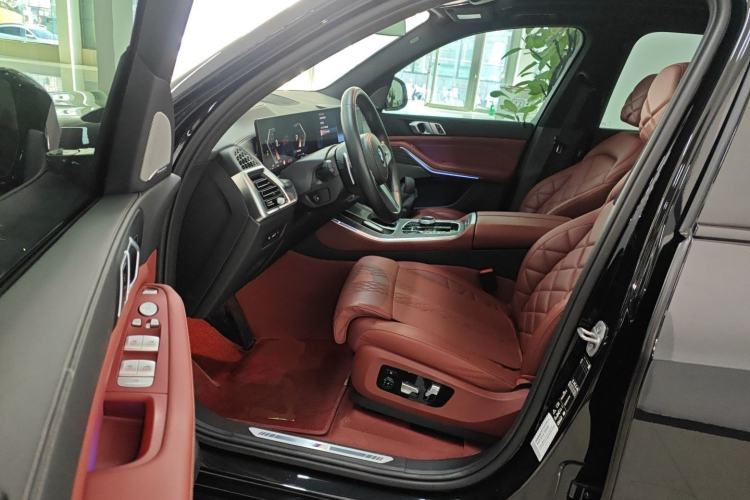 Used BMW X5 2023 xDrive 40Li M Sport Night Edition Package
