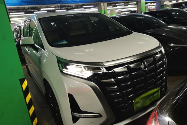 Used Denza D9 2024 DM-i 1050 Luxury Model
