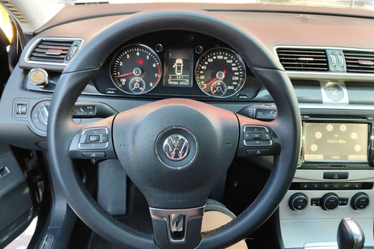 Used Volkswagen Magotan 2016 1.8TSI Luxury Comfort Model