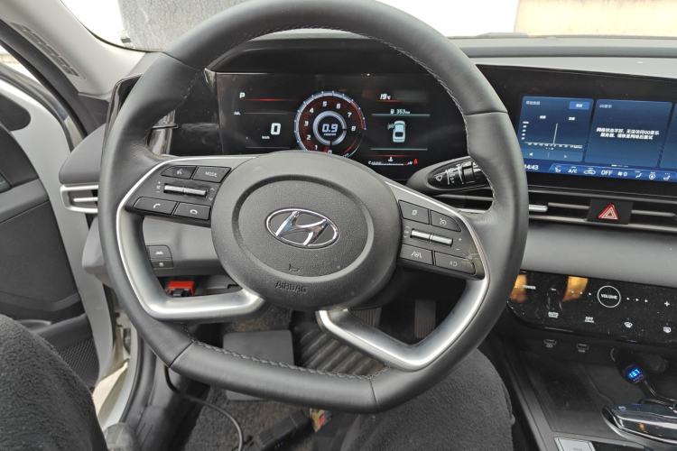 Used Hyundai Elantra 2022 1.5L CVT LUX Prestige Edition
