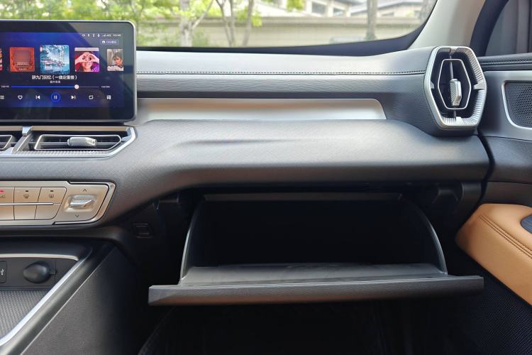 Used Haval H5 2023 2.0T Automatic Two-Wheel Drive LinkedIn Gasoline
