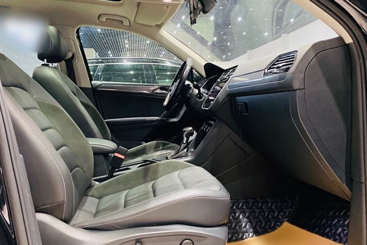 Used Volkswagen Tiguan L 2021 330TSI Automatic Two-Wheel Drive R-Line Enhanced Edition
