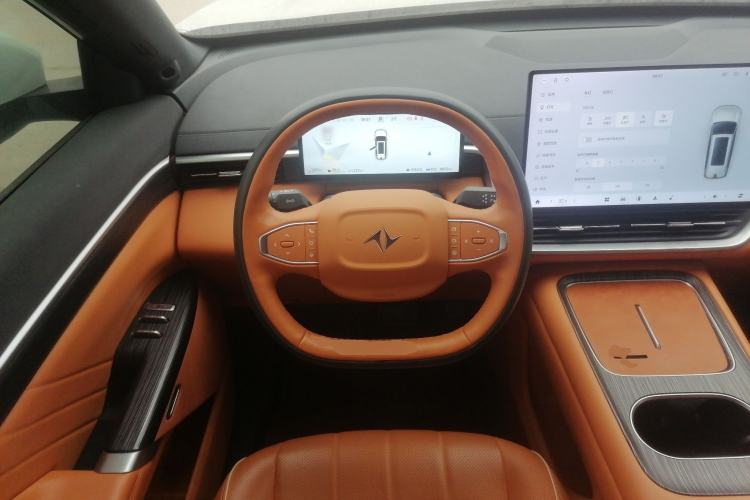 Used  eπ008 2025 210Max Range-Extended Version 5 Seats