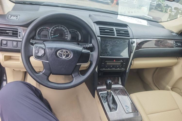 Used Toyota Camry 2016 2.0E 10th Anniversary Elite Edition
