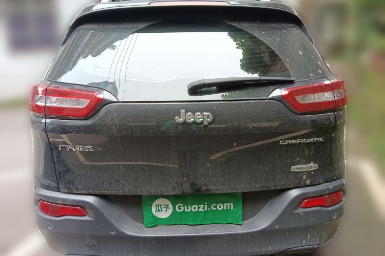 Used  Cherokee 2016 2.4L Leading Edition