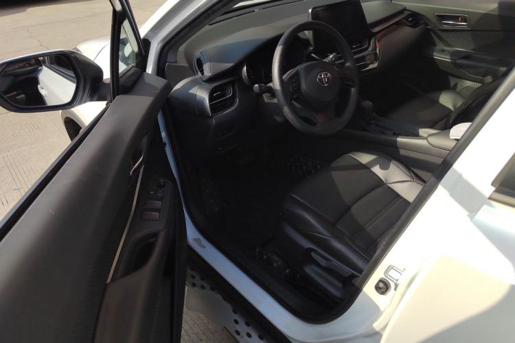 Used Toyota IZOA 2022 2.0L Yixing Version
