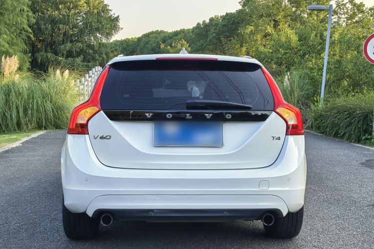 Used Volvo V60 2017 T4 Smart Edition China V Standard