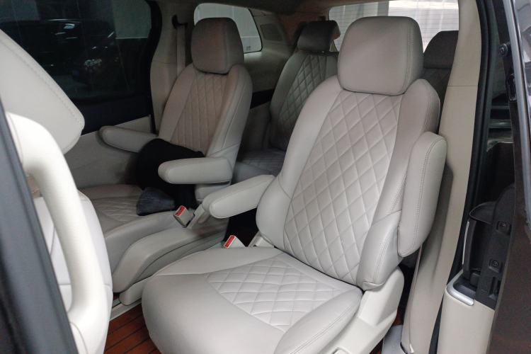 Used Buick GL8 2020 Land Cruiser Executive Class 652T Comfort Model
