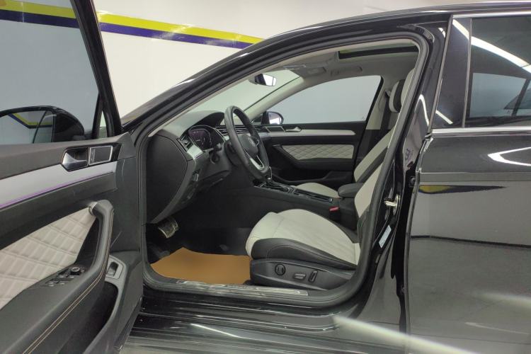 Used Volkswagen Magotan 2023 2 Million Units Commemorative Edition 330TSI DSG Luxury Version
