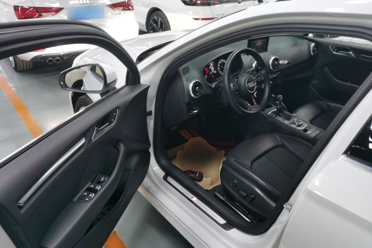 Used Audi A3 2019 Limousine 35 TFSI Fashion Edition China V standard

